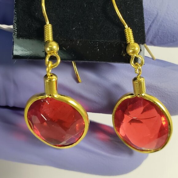 Elegant Red Gem 1.5" Drop Earrings – Gold Tone Oval Dangle – Lightweight Jewelry - Picture 6 of 7